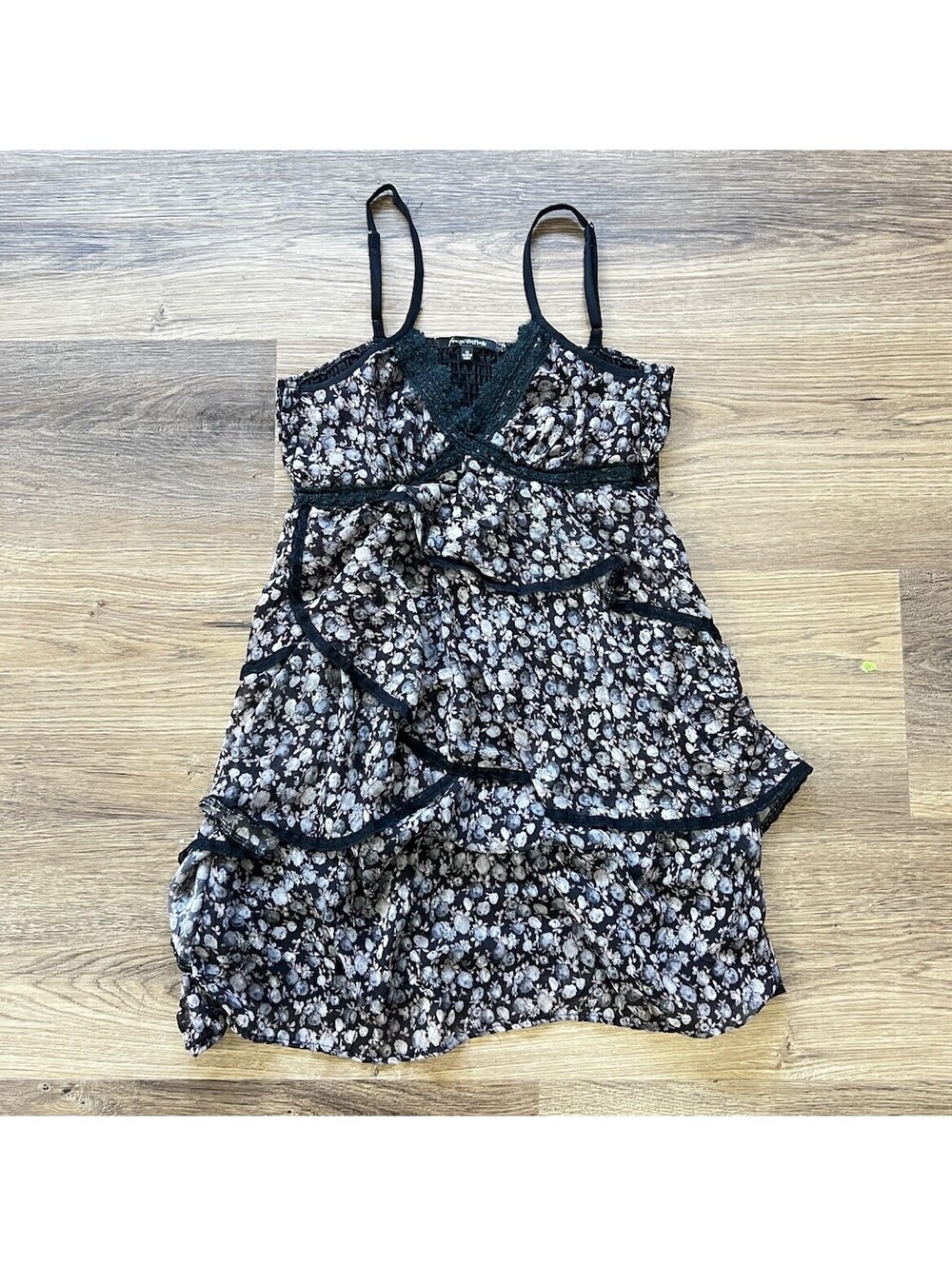 VTG Y2K Foreign Exchange Whimsigoth Floral Tiered Lace Mini Dress